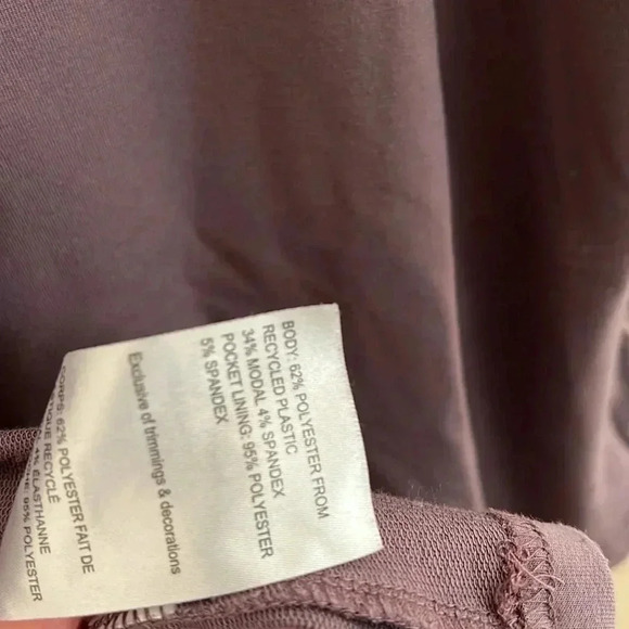 (10) FWD pull  over athletic top - Picture 7 of 7
